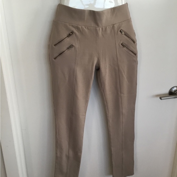 Chocolate U.S.A.  Stretch Cream Leggings Size Large $ 25 - Picture 3 of 8